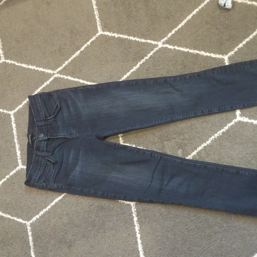 Dark blue j brand jean skinny leg impression